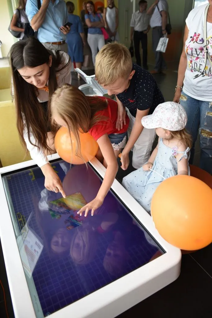 Детский стол